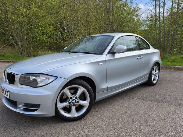 Blue BMW 118d Sport